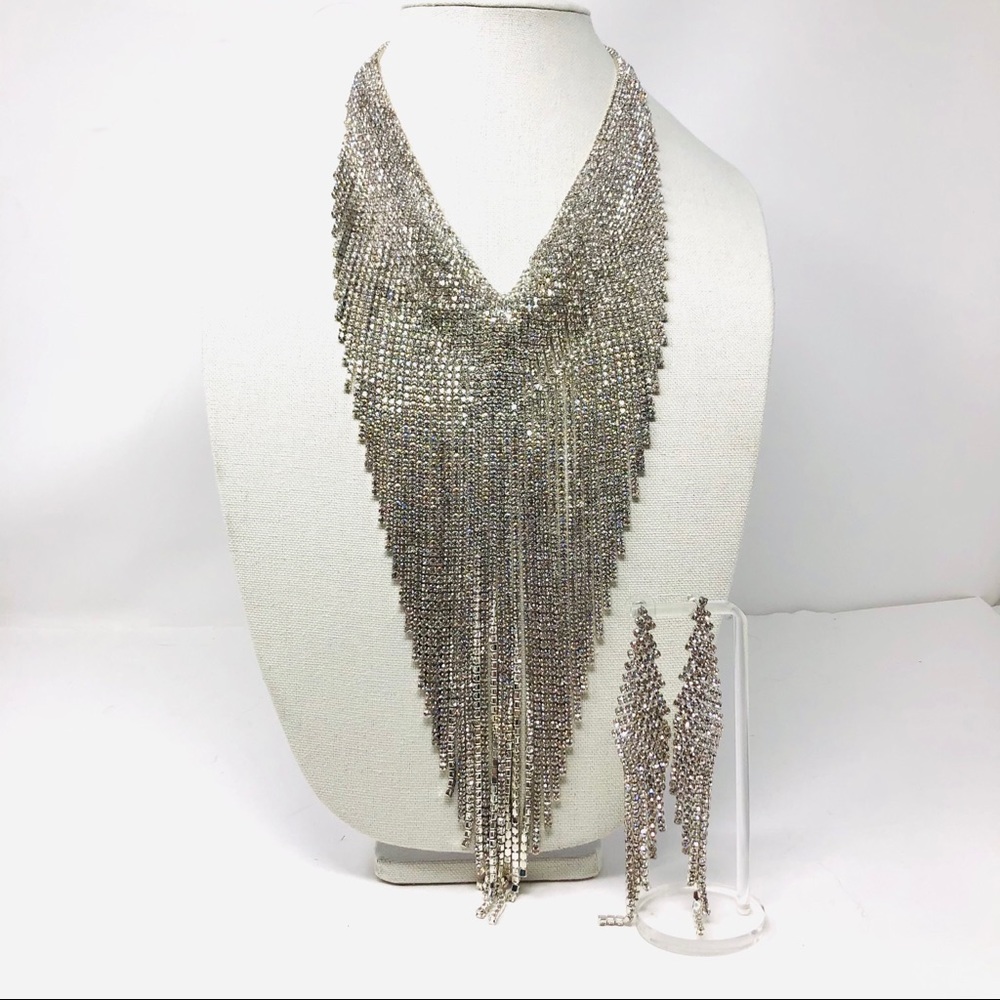 Rhinestone bib necklace & earrings set - Picture 4 of 16
